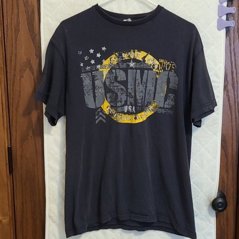 Delta | Large | Men's T-Shirt